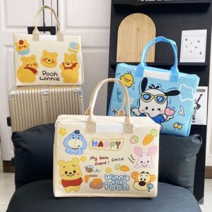 กระเป๋าขนาดใหญ่สำหรับเดินทาง รูปแบบการ์ตูนน่ารัก กระเป๋าถือ กันน้า สะดวกในการพกพา กระเป๋าผ้าสักหลาด