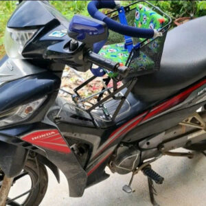 ที่นั่งเกียร์ตาข่ายพร้อมเข็มขัดนิรภัยสาหรับเด็กทารกนั่งบนรถด้วยตนเอง