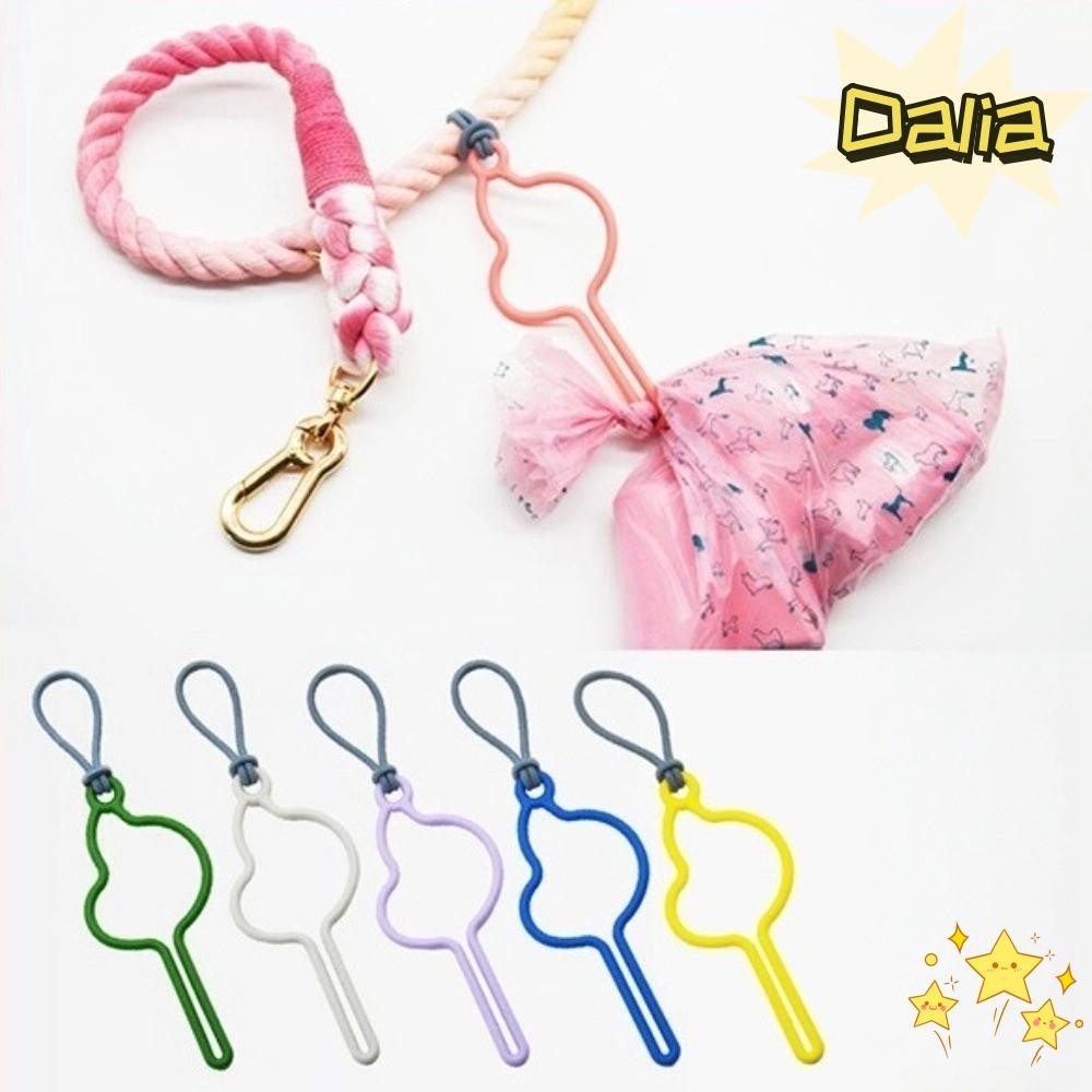 DALIA กระเป๋าใส่ถุงขยะสัตว์เลี้ยง เครื่องจ่ายถุงเซ่อสุนัขแบบแฮนด์ฟรีกันน้า วัสดุ PP ติดตั้งง่ายถุงขยะคลิปอุปกรณ์สัตว์เลี้ยง