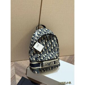 Dior Classic Presbyopic Small Backpack กระเป๋าเดินทาง กระเป๋าแม่ ความจุขนาดใหญ่