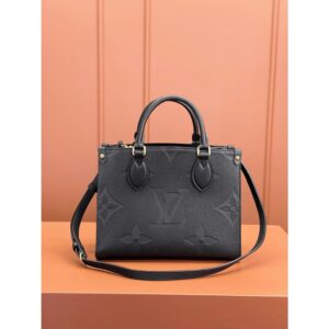 หนังต้นฉบับ MB Chip เวอร์ชันพรีเมี่ยม
ONTHEGO กระเป๋าถือใบเล็ก
รุ่น M45653 สีดา
วัสดุ ฮาร์ดแวร์เหล็กทั้งหมดเกรด A ผ้าโรงงานเดิมนาเข้า
บรรจุ บรรจุภัณฑ์ MB ปลอดภาษีจากโรงงานครบชุด
ขนาด 25x19x115ซม