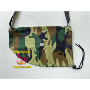 กระเป๋าใส่ไก่ ถุงเฉลยไก่ ผ้าลายพราง ขนาดกว้าง 19 x 30 ซม พร้อมตัวรูดสาย สะดวกแก่การใช้งาน