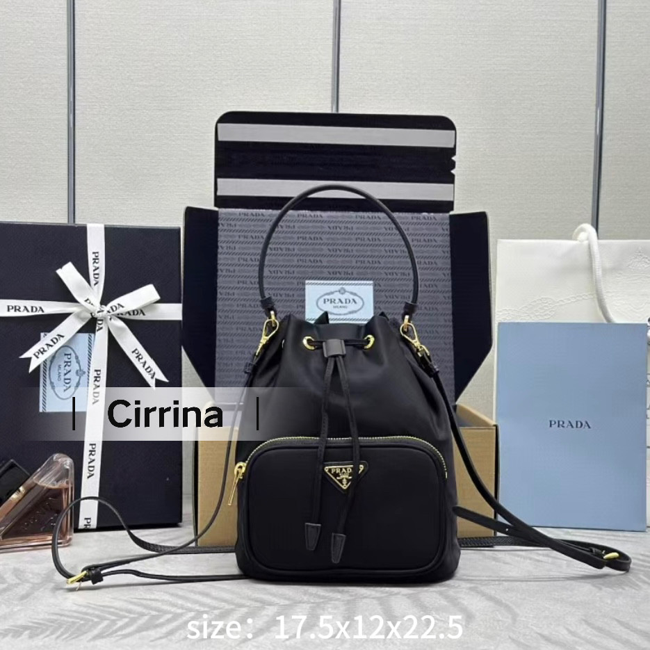 พร้อมส่ง 100 ของใหม่ Prada nylon bucket bag