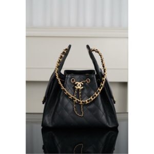 ถังขยะขนาดกะทัดรัด สีดำทอง พร้อมเชือกดึง เปิดปิดง่าย ดีไซน์เรียบง่ายสำหรับใช้งานประจำวัน