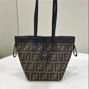 เฟนดิ ใหม่สไตล์กระเป๋าพับได้ โอริกามิ เปลี่ยนประเภทกระเป๋าคลาสสิกดอกไม้เก่าวัสดุซ่อนหัวเข็มขัดแม่เหล็กสามรุ่นที่มีอยู่