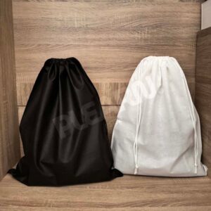 ถุงผ้าสปันบอนด์ หูรูดเชือก 2 ข้าง กันฝุ่น ขนาดใหญ่ ใส่อุปกรณ์ต่างๆ กระเป๋า รองเท้า พร้อมส่ง