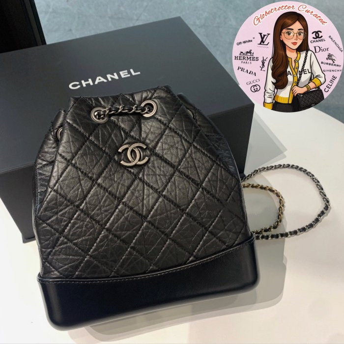 CHANEL กระเป๋า Gabrielle หนังลายเพชร A94485 สีดำ สายโซ่สองสี ปากรูด ไซส์เล็ก ดีไซน์ deauville
