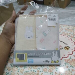 ปลอกหุ้มเข็มขัดนิรภัยแบบกลับด้านได้ Reversible Belt Cover ลายมิฟฟี่ Miffy จากแบรนด์ Nishimatsuya