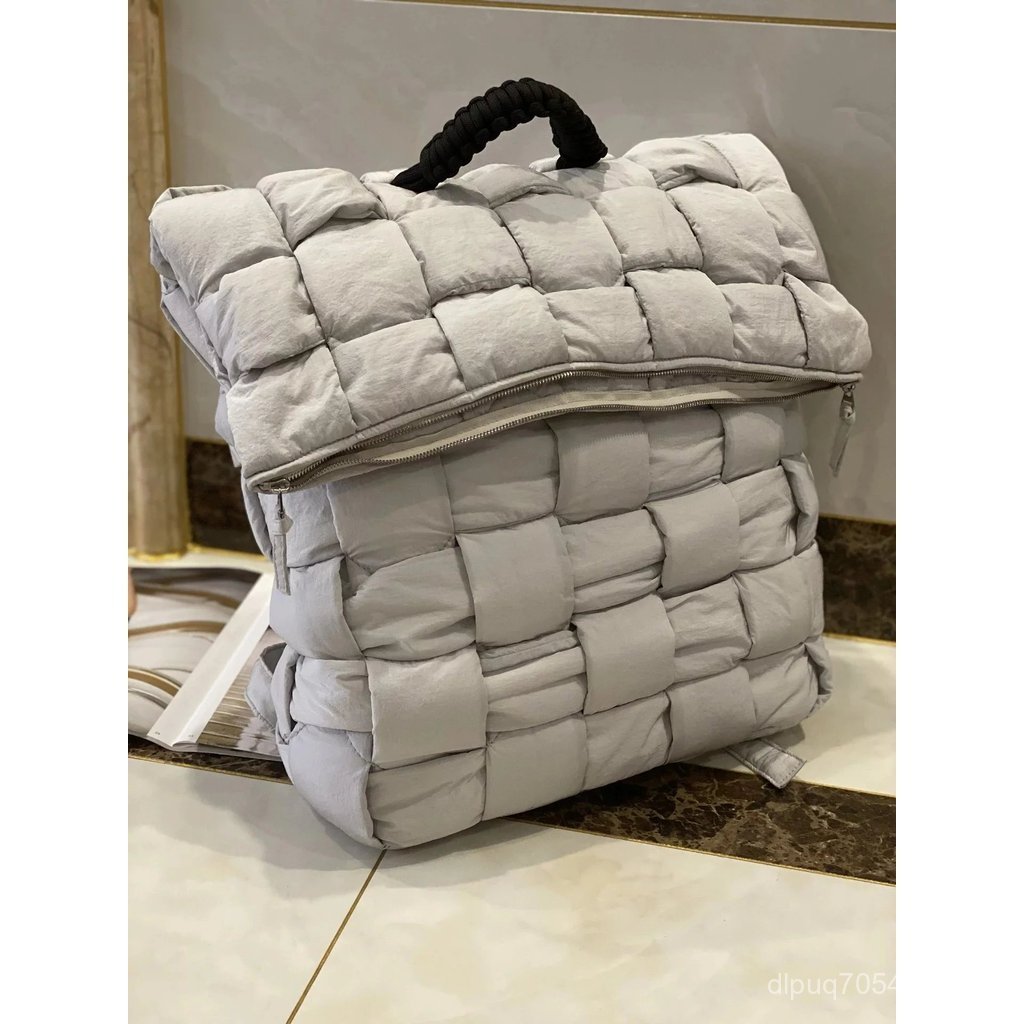 กระเป๋าเป้สะพายหลังผ้านวมใช้ผ้านวมเพื่ออธิบายไม่พูดว่าเกี่ยวกับมันกระเป๋าเป้สะพายหลังลาลองลาลองมากท่องเที่ยวผลิตภัณฑ์เดียว จับคู่ไม่เฉพาะความจุขนาดใหญ่แต่ยังเบามากแบบพกพา